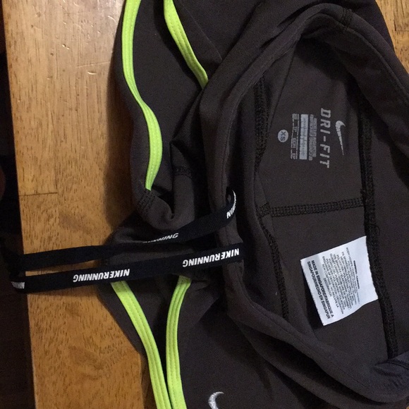 Nike running shorts - Picture 4 of 5